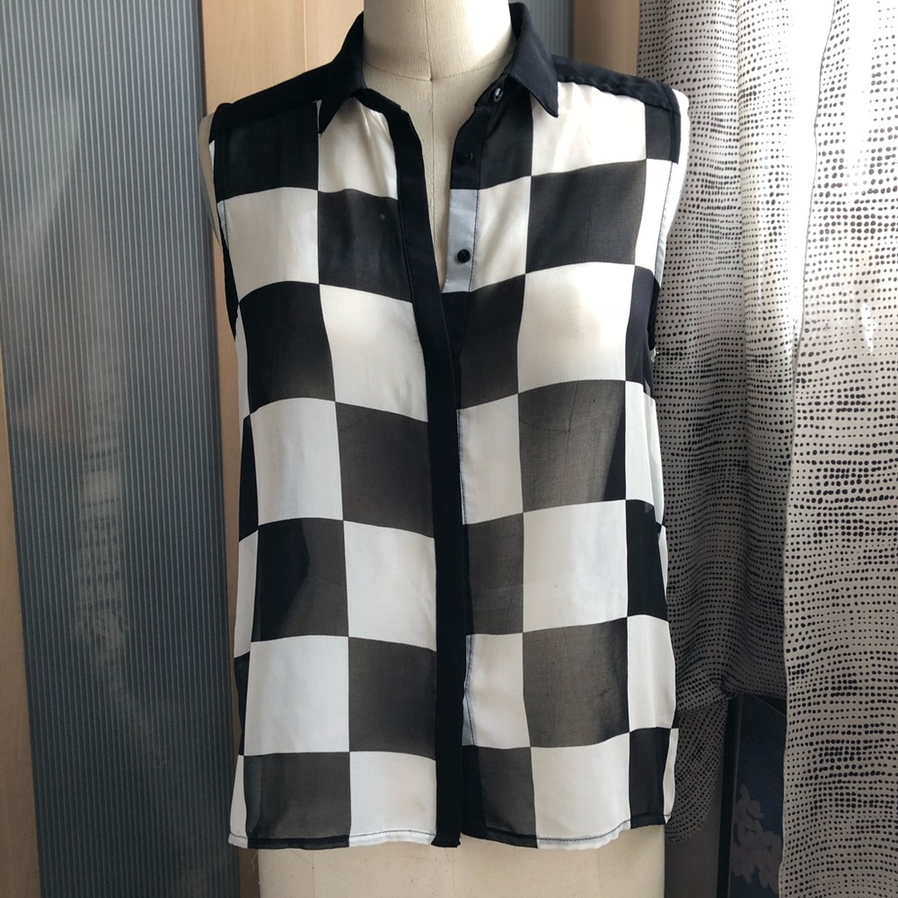 Daniel Rainn Checkered Sleeveless Top